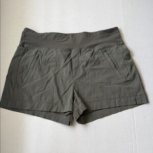 Athleta Women's Trekkie North Green Shorts 12